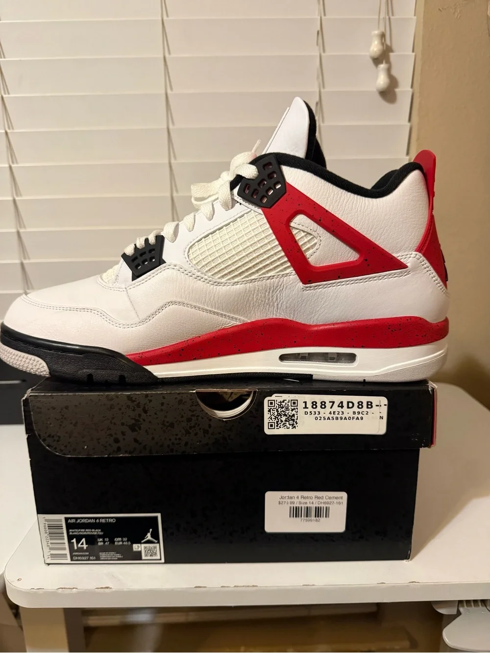 Jordan Retro 4 Sneakers - White/Red/Black